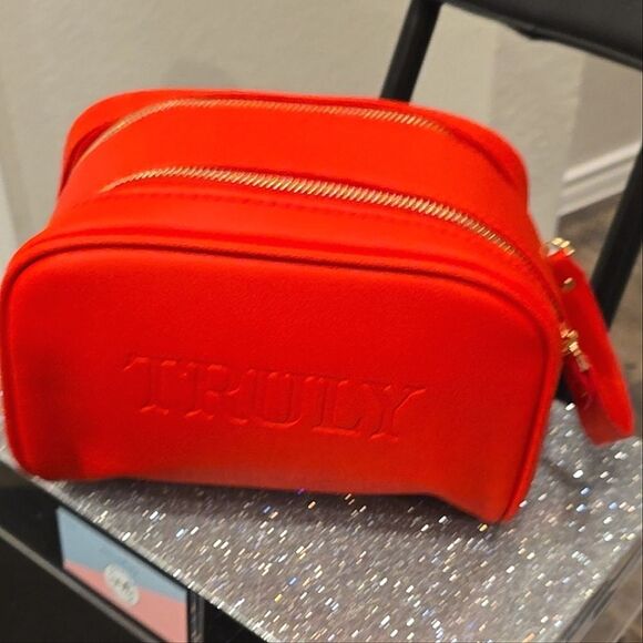 Truly Candy Apple Vanity Case - Picture 6 of 8